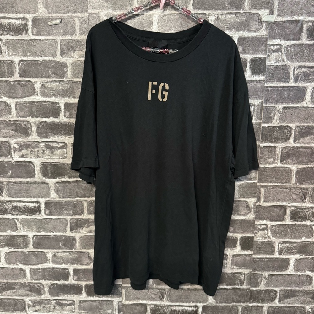 Fear of God tee shirt black tan graphic short sleeve